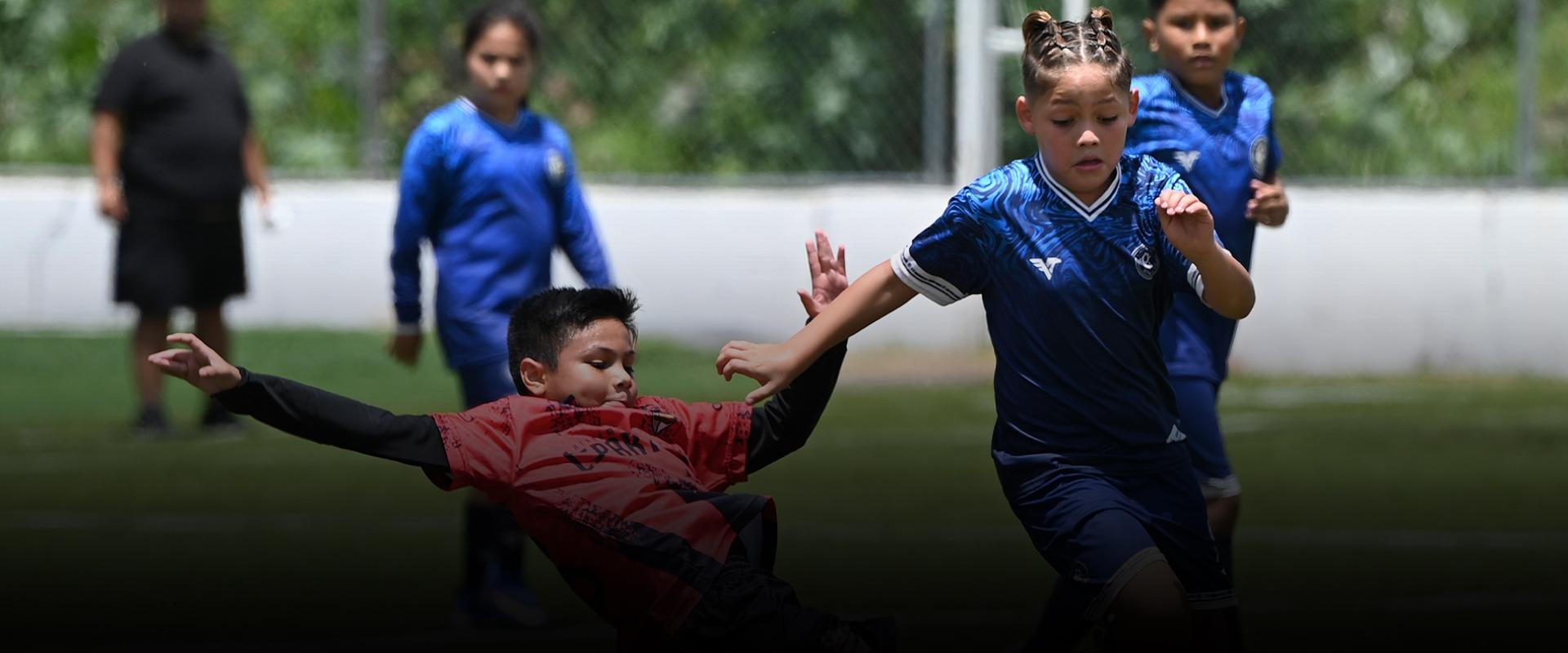 Miles de niñas y niños llenaron 23 canchas de Querétaro