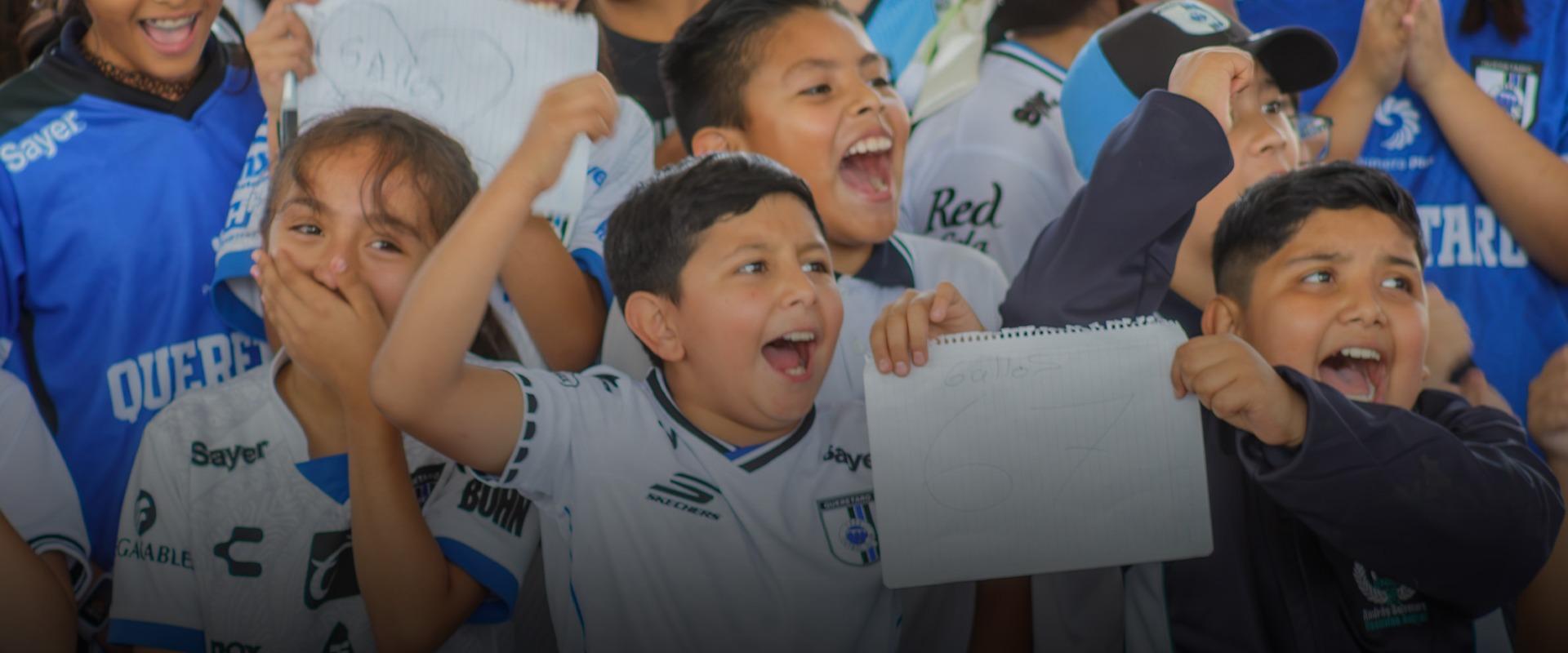¡Qué alegría ver a los Kikirikids felices y emocionados!