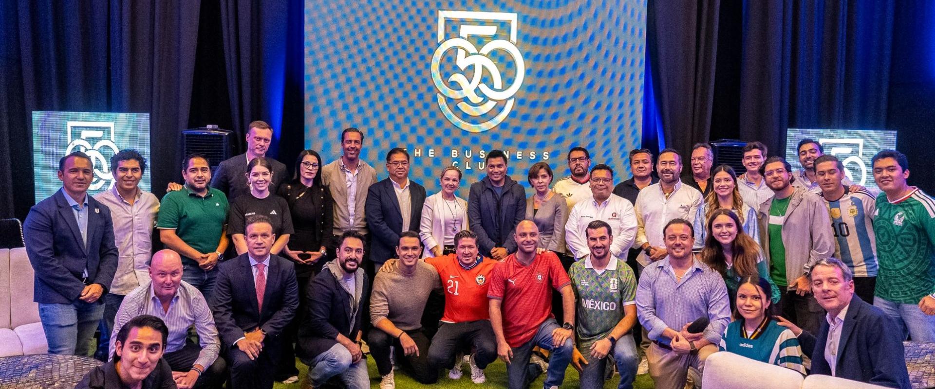 Q50 The Business Club vive una jornada de liderazgo, futbol y comunidad junto a Esteban González